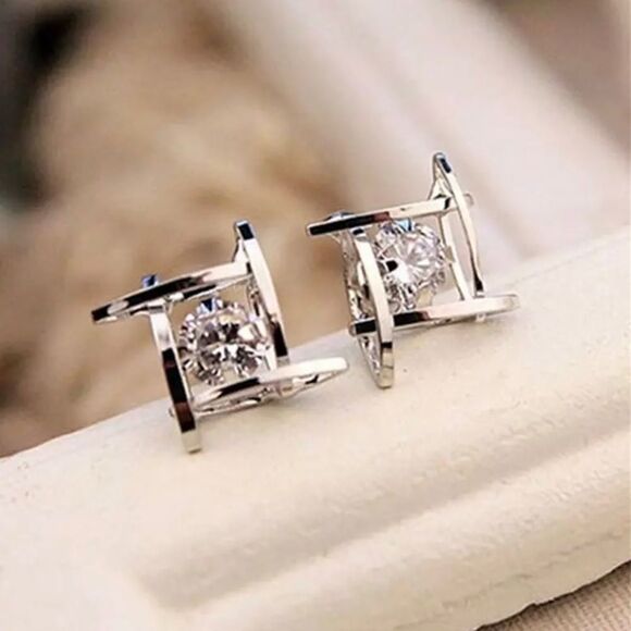 New 3D Diamond Caged Stud Earring - Picture 1 of 5